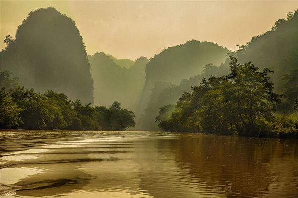 Vẻ đẹp thiên nhiên yên bình, thơ mộng ở hồ Ba Bể.