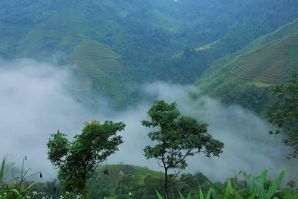 Nơi mây núi hòa quyện.