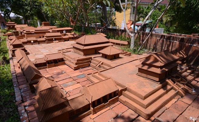Di sản văn hóa thế giới Tử Cấm Thành (Trung Quốc) với hàng loạt cung điện hoành tráng, nối tiếp nhau.