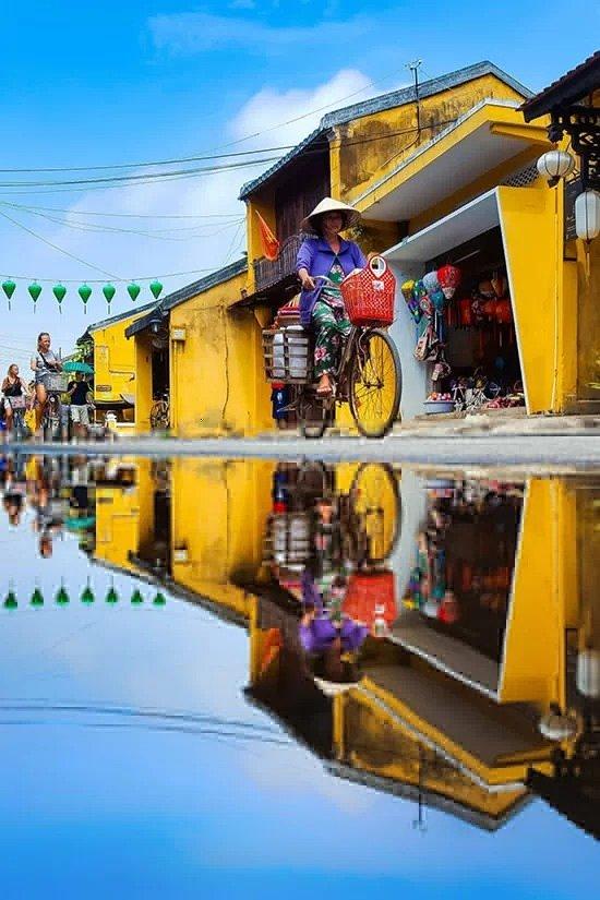 Du lịch Hội An vào mùa mưa sẽ tiết kiệm chi phí bởi đây là mùa thấp điểm, giá khách sạn, phòng nghỉ sẽ mềm hơn.