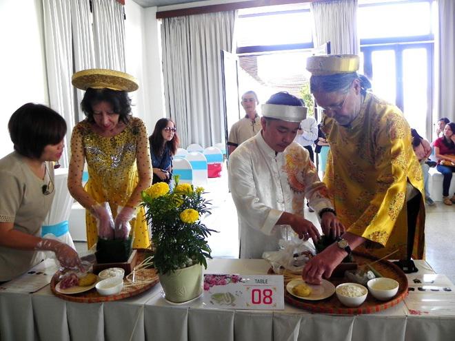 Cặp vợ chồng Sutter (Thụy Sĩ) đến nghỉ ngơi ở Mũi Né và ngay khi biết đến lễ hội này, họ đã cùng nhau đăng ký tham dự.