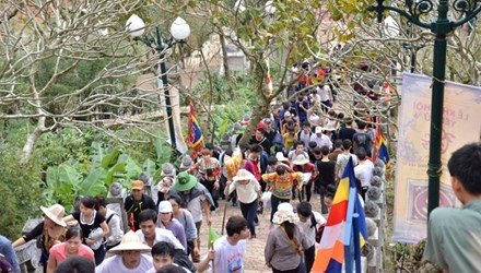 Hôm nay 28/2 tức mùng 10 tháng Giêng năm Ất Mùi, khai hội xuân Yên Tử 2015.