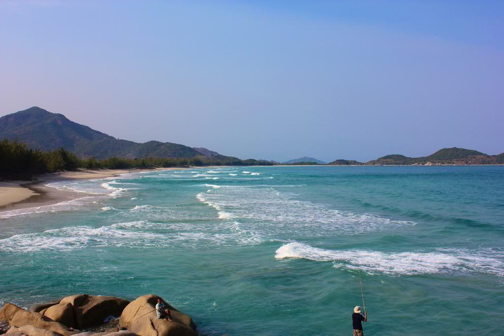 Câu cá ở bãi Bình Tiên là một hoạt động thú vị - Ảnh: Photobucket