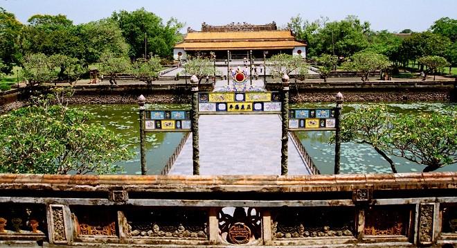 Đến Huế để sống lại quảng thời gian cổ xưa. Ảnh: Hueworldheritage.