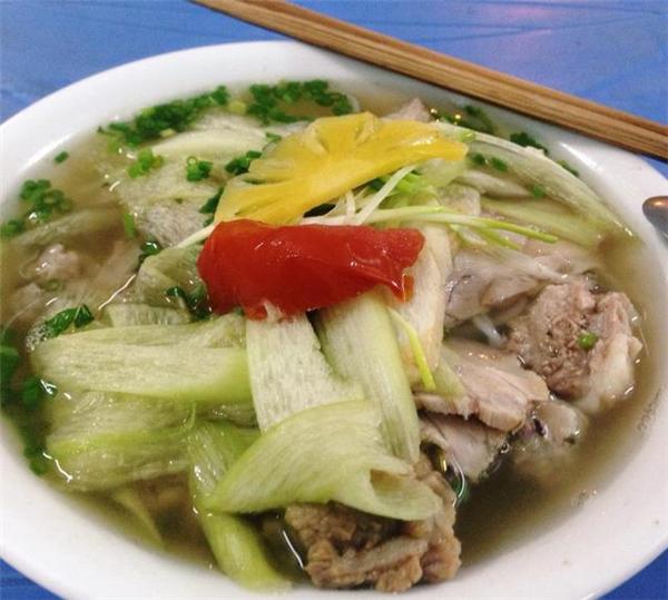 Một bát bún cực “chất” thế này có giá 40.000 đồng. (Ảnh: Internet)