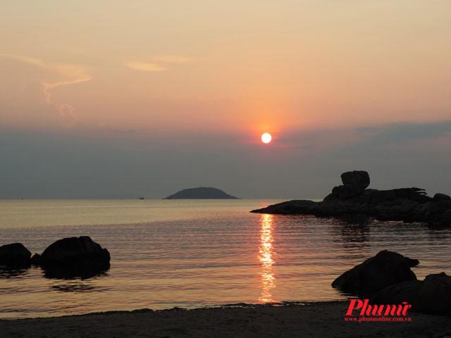 Hòn Chồng.