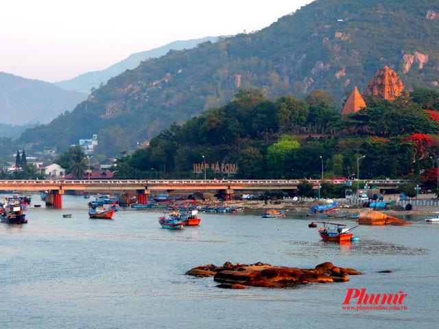 Tháp Bà.
