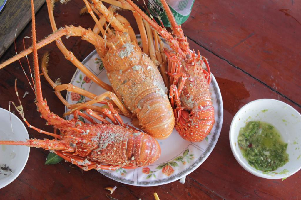 Tôm hùm đặc sản của Bình Hưng. Ảnh: KEM