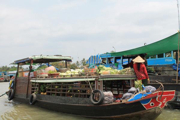 Đến Tiền Giang chưa ghé chợ nổi Cái bè coi như chưa đi. Ảnh: Phước Bình.