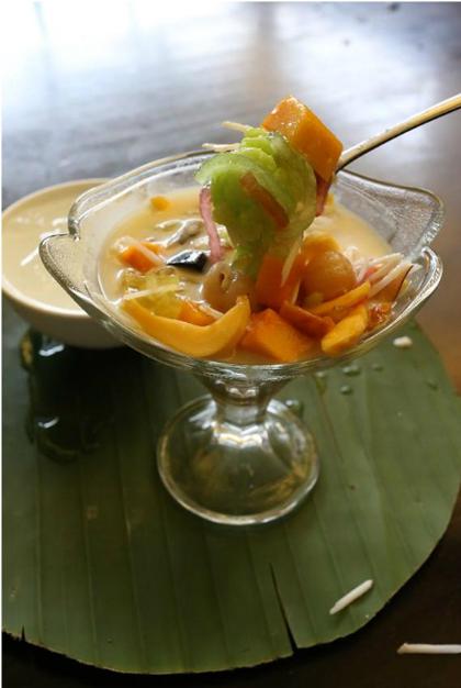 Nguyên liệu tạo nên món chè này được bảo đảm hoàn toàn từ tự nhiên.