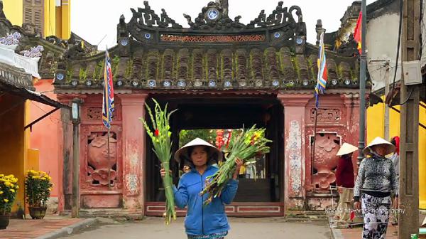 Một ngày bình yên ở Hội An qua ống kính khách Tây