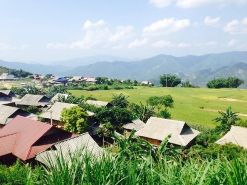 Yên bình bản cộng đồng Nà Bai, Vân Hồ. Ảnh: PYS Travel.