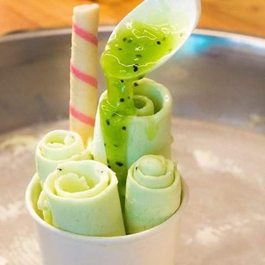 Món ăn vặt đã quá quen thuộc với giới trẻ Sài Gòn trong năm 2015 này vẫn chưa hết “hot” ở quận Gò Vấp. (Ảnh: Internet)