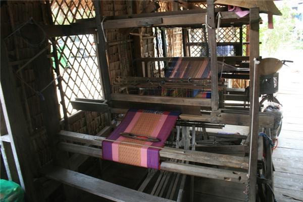 Thổ cẩm Châu Phong của đồng bào Chăm rất nổi tiếng. (Ảnh: Internet)