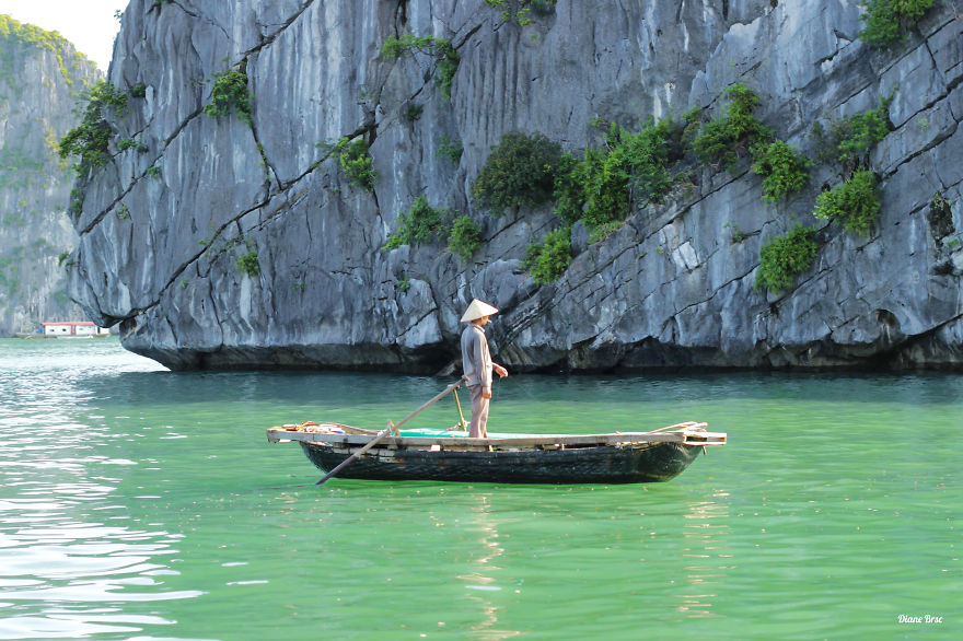 Màu nước trong xanh như ngọc của Cát Bà dưới góc nhìn của Diane Brsc.