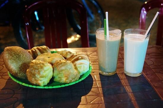 Phố Tây ở Đà Lạt là con đường Trương Công Định vừa cong, vừa dốc và ngắn. Điều thú vị là trên đoạn đường này, bạn tuyệt nhiên không thấy bất kỳ người bán hàng rong nào đeo bám du khách. Ảnh: Dulichdalat.