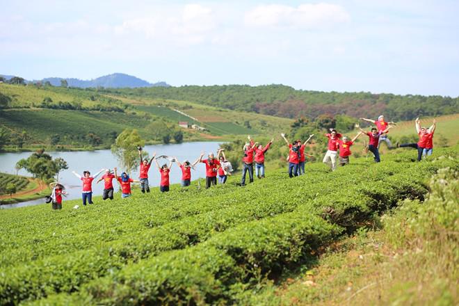 Khung cảnh núi rừng lãng mạn ở hồ Tâm Châu, Bảo Lộc cuốn hút các phượt thủ Sài Gòn.