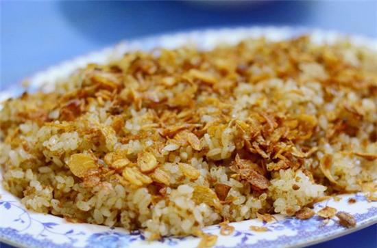 Xôi chim nhìn thì không ấn tượng nhưng ăn lại cực ngon. Ảnh: Nguyên Chi.