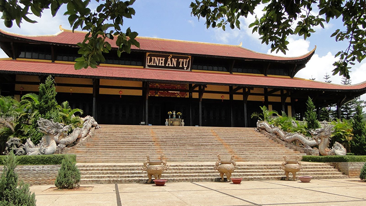 Linh Ẩn tự nơi chiêm bái, khám phá của nhiều phật tử và du khách thập phương khi đến du lịch Đà Lạt.