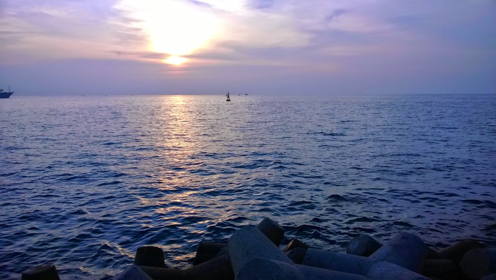 Hoàng hôn Dinh Cậu. Ảnh: Tiểu Duy