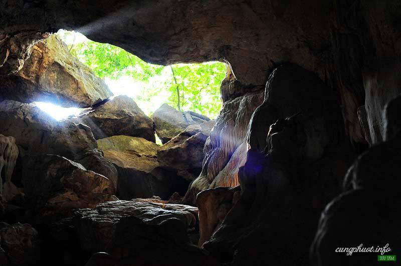 Cửa hang động. Ảnh: Cungphuot