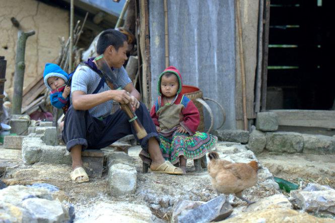 Cha và con - Ảnh: Thủy Trần