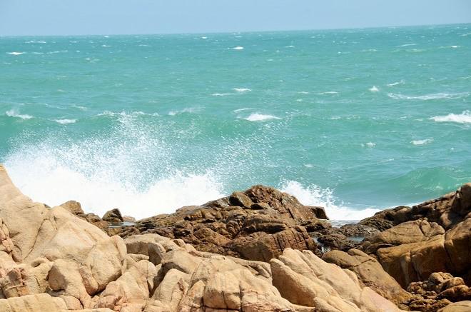 Có thể nói huyện Tuy An là trung tâm phát triển du lịch của Phú Yên, vì ở đây tập trung một số điểm đến nổi tiếng như gành Đá Đĩa, Bãi Xép, khu du lịch Sao Việt, đầm Ô Loan...