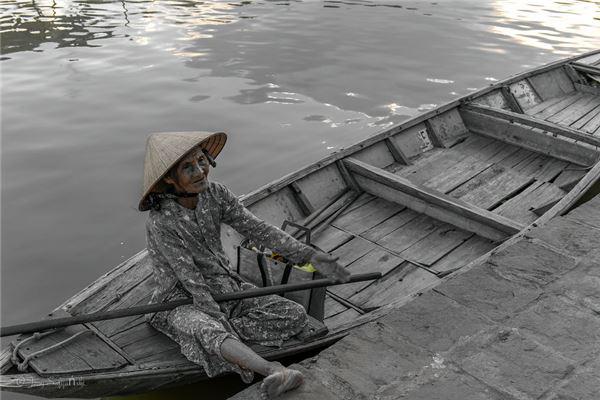 Tuy còn khó khăn nhưng người dân Hội An cực kỳ nồng nhiệt và cởi mở với du khách.
