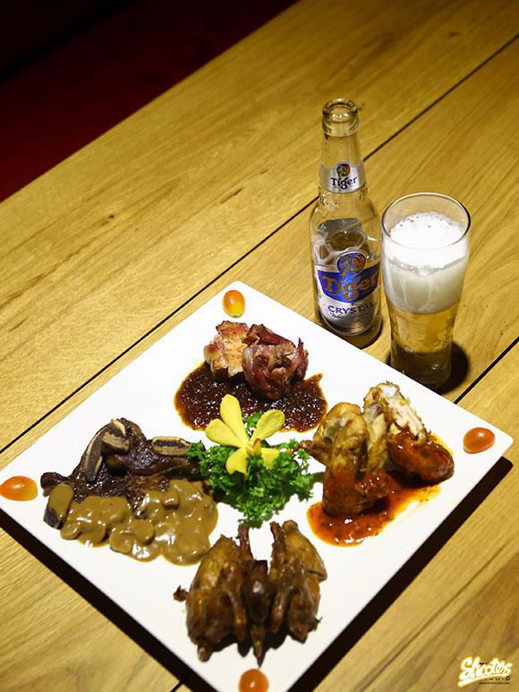 Thực đơn của quán rất đa dạng và phong phú, với nhiều món ăn thơm ngon, đảm bào sẽ làm hài lòng những thực khách khó tính