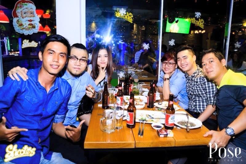 Shooters Beer Garden & Bar là điểm đến được giới trẻ Sài Gòn rất yêu thích.