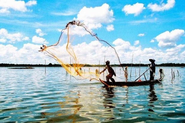 Cuộc sống của người dân nơi địa đầu Tổ quốc. Ảnh : Pinterest.