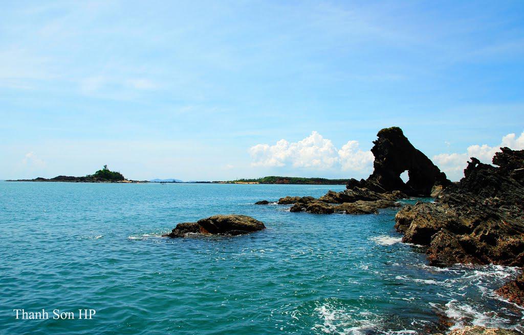 Ghềnh Đá Bàn. Ảnh: Nguyễn Thanh Sơn