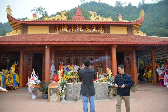 Đền được tôn tạo mới - Ảnh: Phạm Tô Chiêm