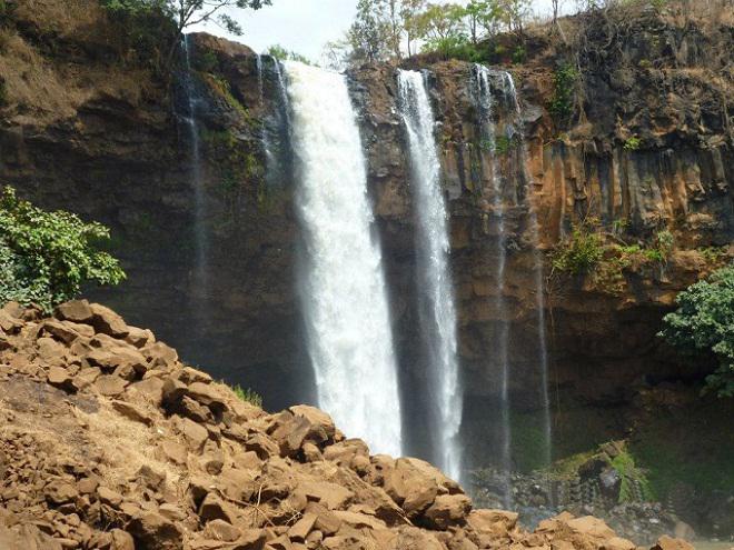 Vẻ đẹp hùng vĩ của thác nước Phú Cường. Ảnh: Bảo Ninh