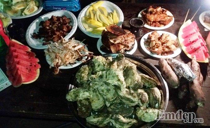Các món ăn hải sản hấp dẫn.