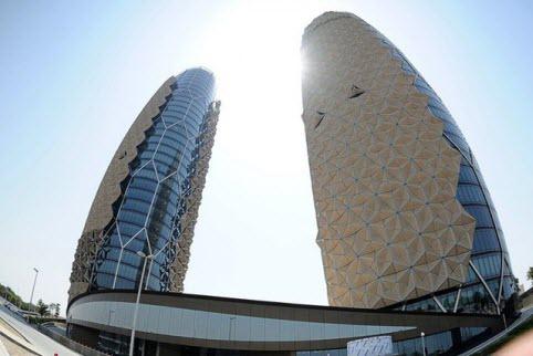 2. Tháp Al Bahar, Abu Dhabi, Các tiểu vương quốc Ả-rập Thống nhất (UAE)