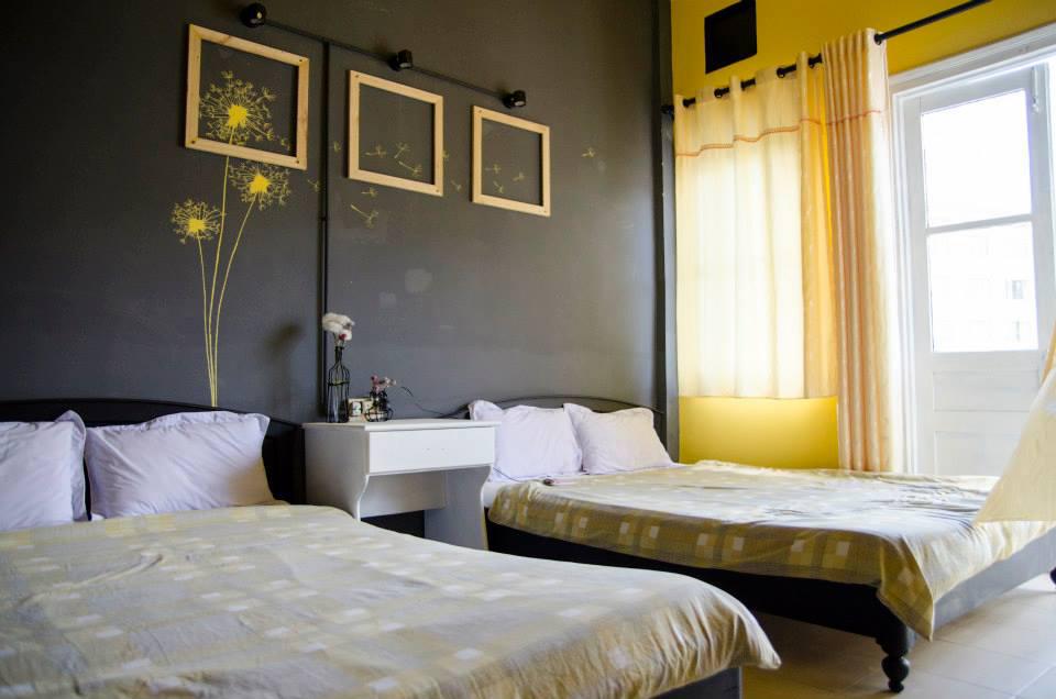 Phòng Gap Room, sự đối lập giữa 2 gam màu vàng và xám