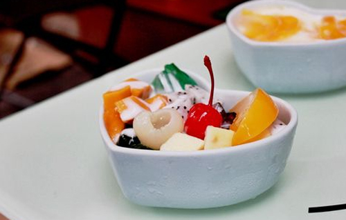 Thạch hoa quả cực ngon ở Hàng Vải. Ảnh: Lozi.