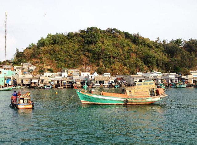 Bến tàu ở Nam Du