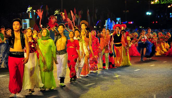 Festival kết nối giữa truyền thống và đương đại, tạo thành trung tâm du lịch biển của cả nước và quốc tế.