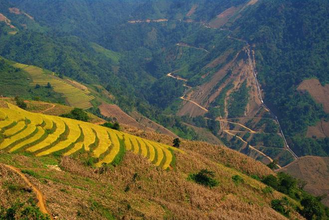 Nằm ở vị trí biệt lập, Chiềng Ân sở hữu một vẻ đẹp rất hoang sơ và chưa chịu nhiều tác động của bên ngoài cũng như làn sóng du lịch.