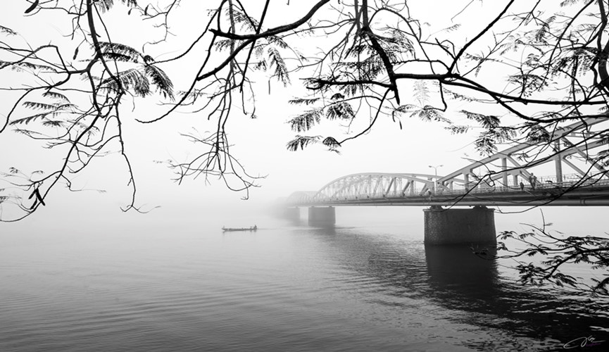 Những ngày đầu năm ở Huế có những buổi sáng mờ sương huyền ảo.